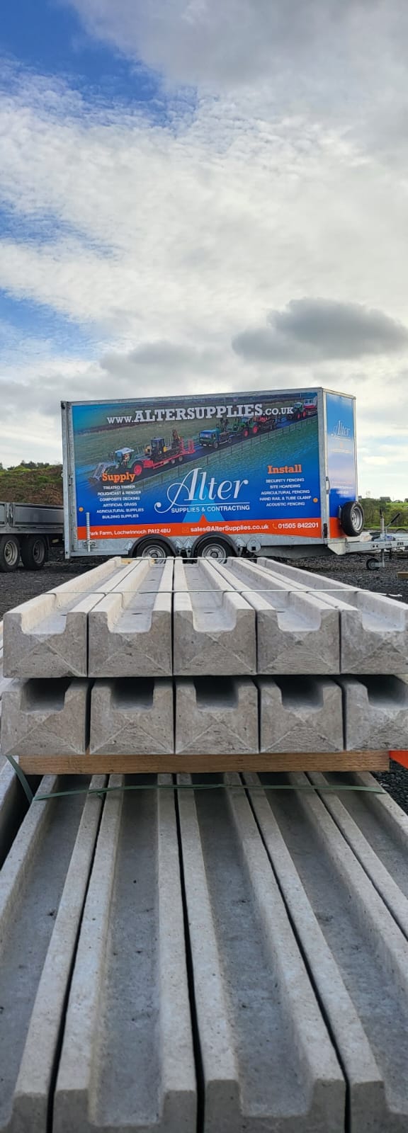 6ft concrete end post 1830mm x 105 x 80 -- 31kg each slot size 55mm -50mm