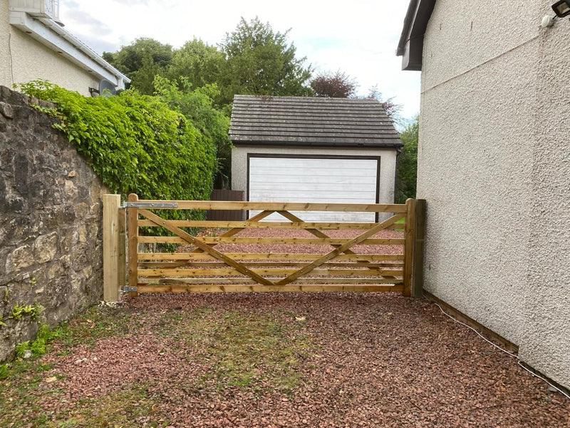Wooden Gates - Heavy bottom rail 70mm x 70mm